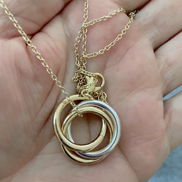 3 Tone Rings Necklace - Picture 7 of 7